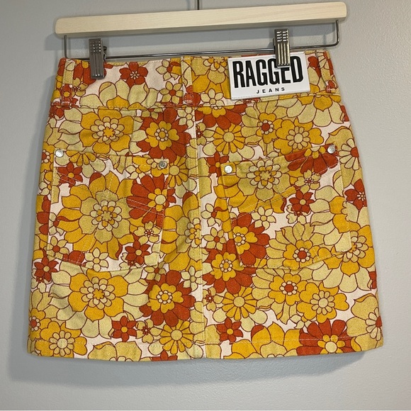 The Ragged Priest Skirt 24 - Picture 2 of 5